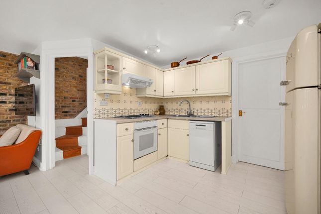 Flat 4, 6, Archer Street, London photo 4