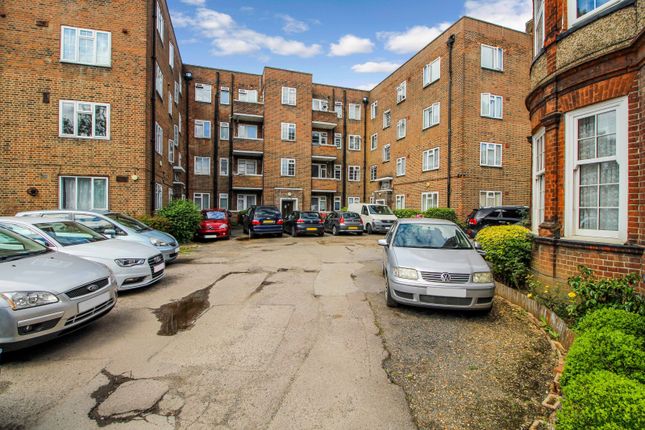 Flat 18, Thurlby Close, Harrow photo 2