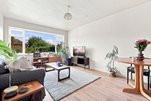 26A, Sydney Road, Leigh-on-sea photo 2