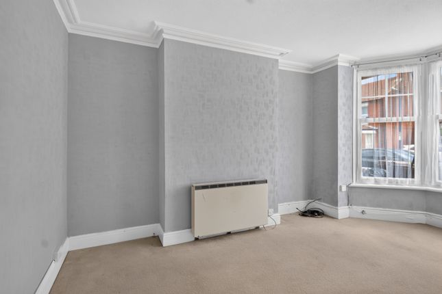 Flat 1, 29, Felix Road, Felixstowe photo 2