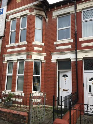 Thumbnail Flat to rent in Windsor Road, Barry