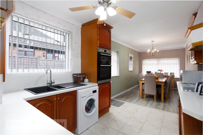 15, Regent Drive, Mossley photo 4