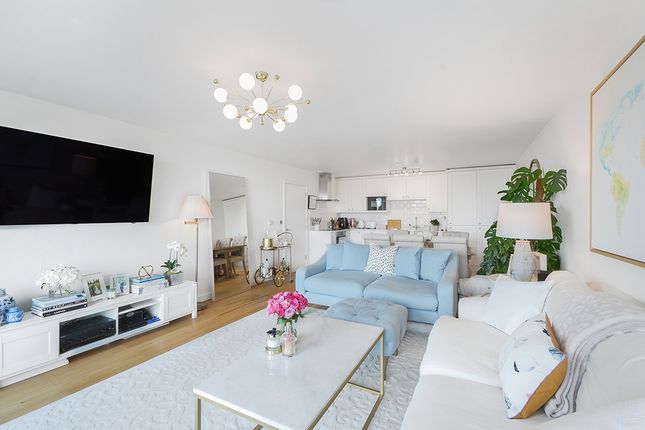 Thumbnail Flat to rent in Dancers Way, London