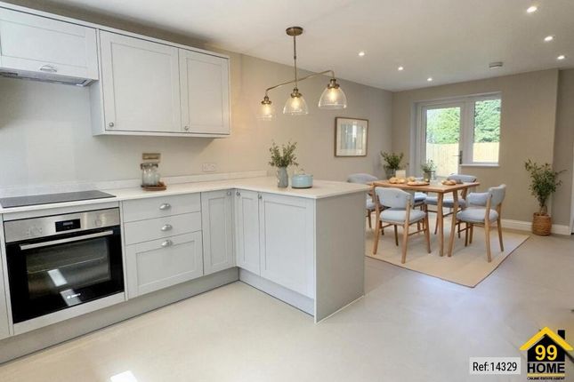Manor Cottages, Thame Road, Long Crendon photo 4