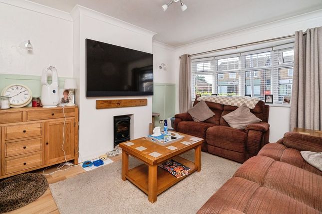 52, Field House Road, Humberston photo 2