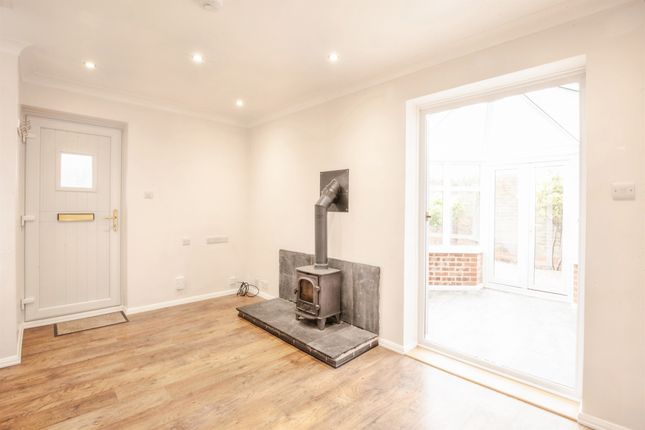 30, Stonefield Way, BURGESS HILL photo 2