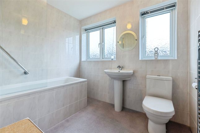 2, Trawden Drive, Greater Manchester photo 4
