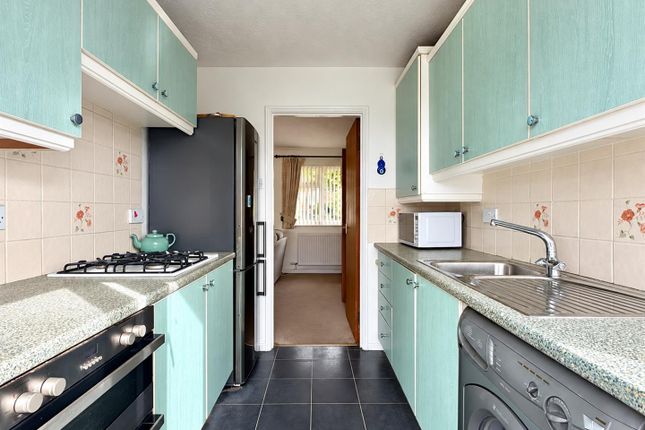 5, Bangor Close, Hereford photo 4