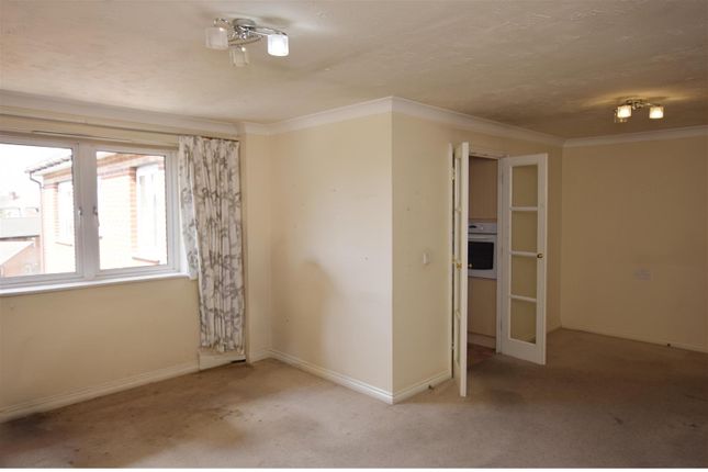 Flat 23, Padfield Court, Forty Avenue, Middlesex photo 2