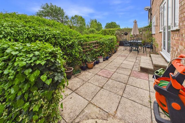 25, Hornchurch Hill, Whyteleafe photo 2