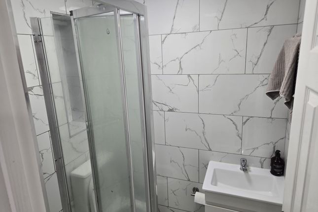 21, Corncastle Road, Luton photo 5