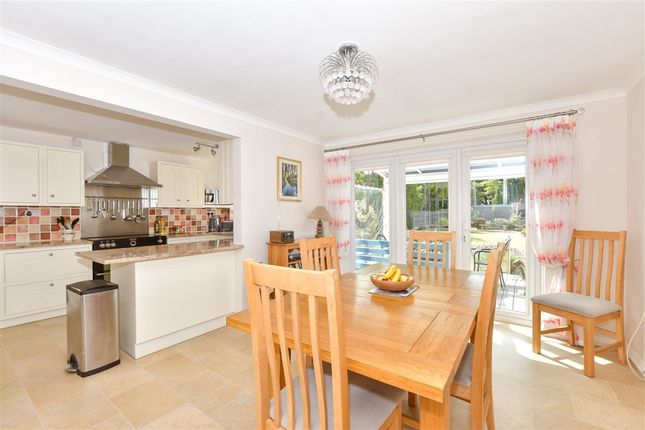 Earlsfield Road, Hythe photo 4