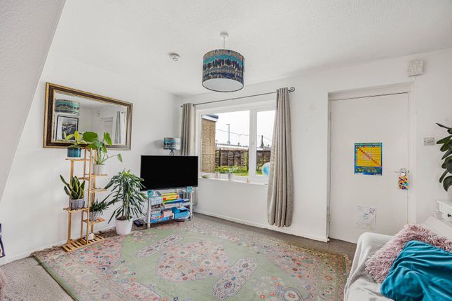 12, Stratton Heights, Gloucestershire photo 4