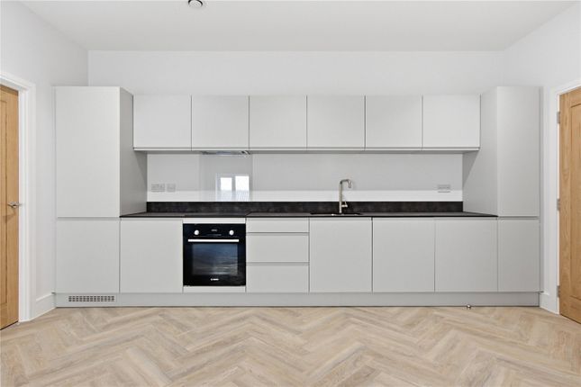 Flat 8, 115a, Brunswick Park Road, London photo 2