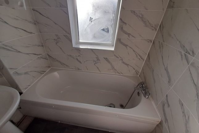 19, Denny Gardens, Dagenham photo 2
