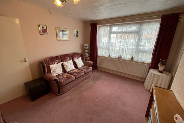 67, Highfield Road, Leighton Buzzard photo 3
