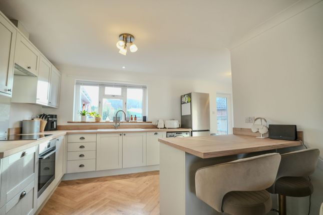 51 Woodfield Road, Holt photo 4
