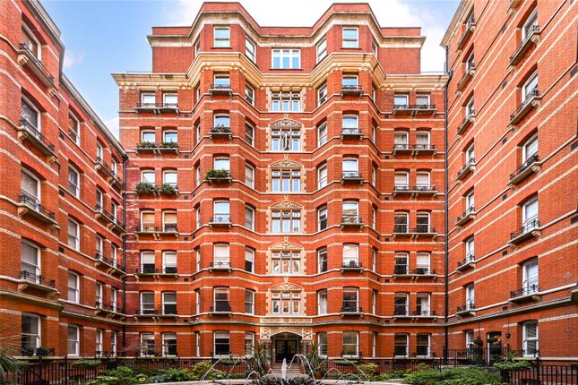 Flat for sale in Artillery Mansions, Victoria Street