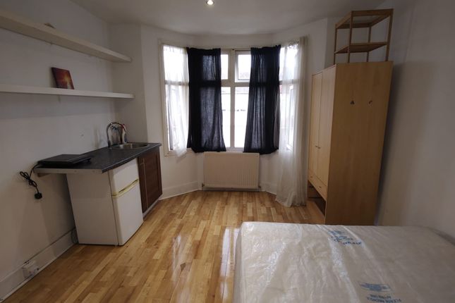 Thumbnail Room to rent in Mersham Road, Thornton Heath