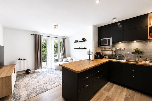 Hitherwood Court, 48, 28, Charcot Road, London photo 2