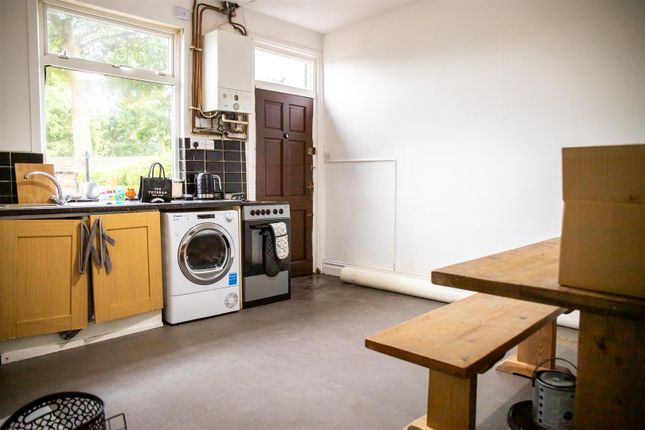 22, Moxon Street, Wakefield photo 3
