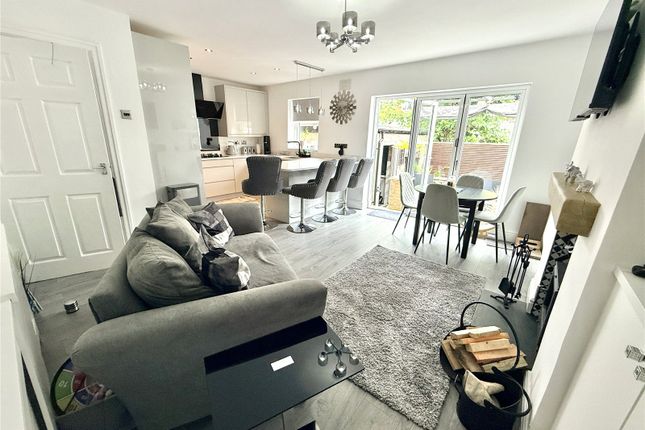 8, Collingwood Aveue, Lancashire photo 3