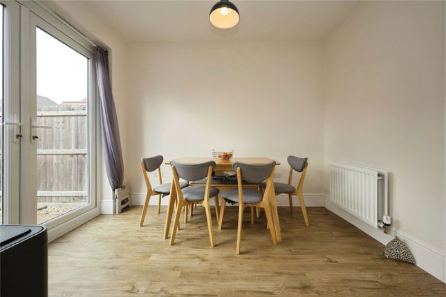 28, Kemsley Drive, Bedfordshire photo 5