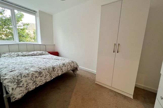 Flat for sale in Isambard Brunel Road, Portsmouth