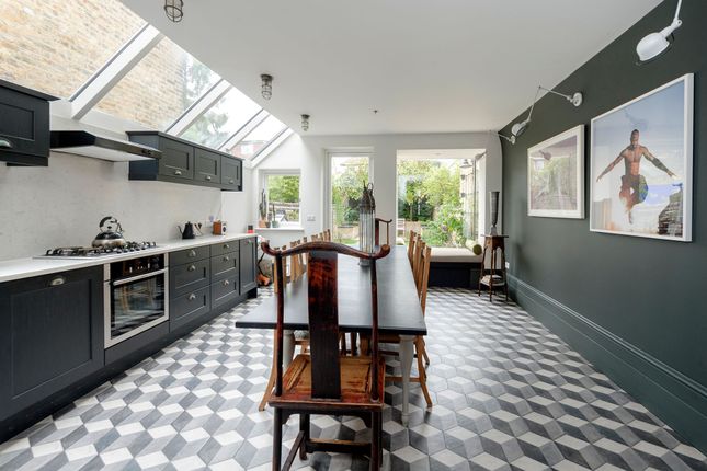56 Clifford Gardens, London photo 2