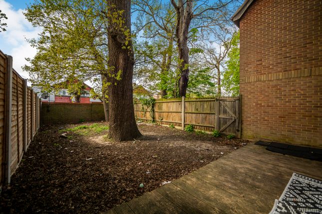 13, Bay Tree Close, Sidcup photo 3