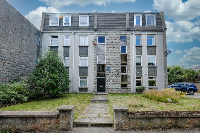 Studio flat on 7 Gairn Terrace, Aberdeen, £65,000