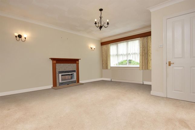 4, The Drive, Rushden photo 3