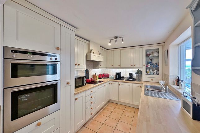 2 Raby Close, Wirral photo 4