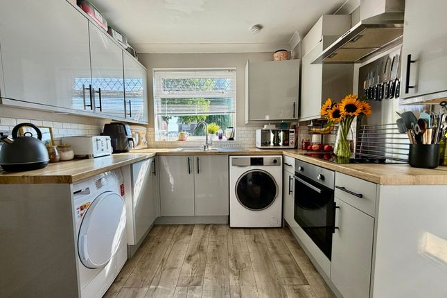 22 Penmaen Close, Hengoed photo 3