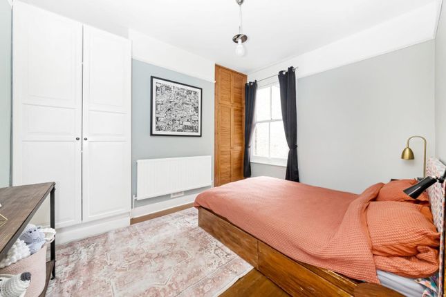 Flat for sale in Shenley Road, Camberwell, London
