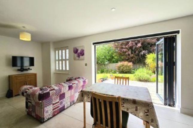 1 Maes Glyndwr, Bridgend photo 3