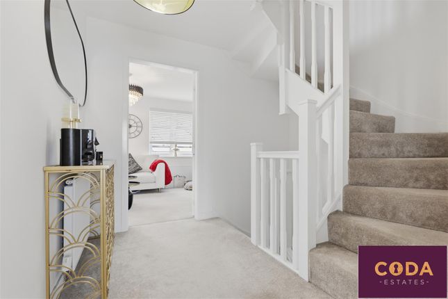 25, Honister Crescent, Glasgow photo 2