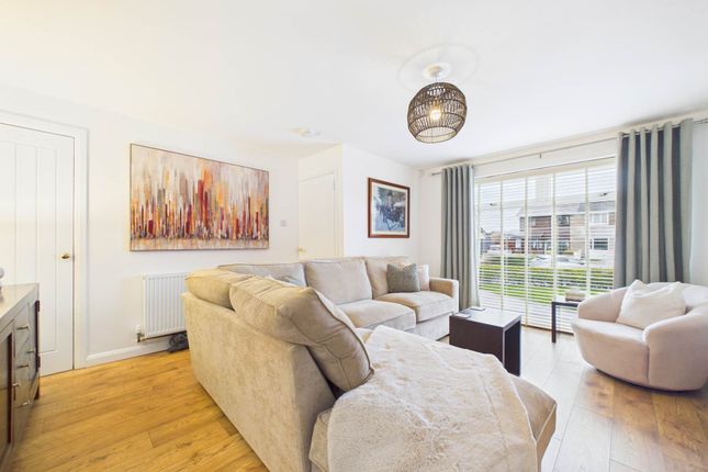 14, Haig Drive, Glasgow photo 4