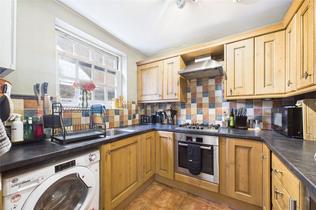 Flat 1, Somersham, 26, Ray Park Avenue, Maidenhead photo 2