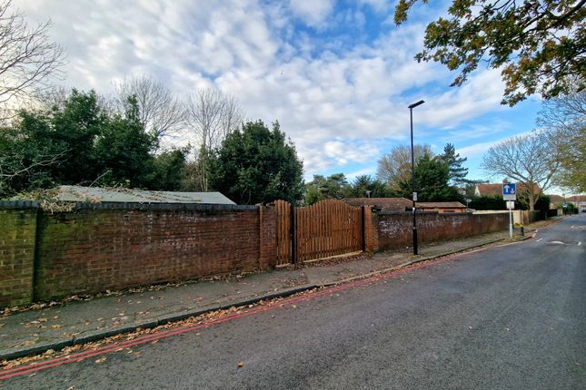 Thumbnail Bungalow for sale in Wood Lane, Isleworth