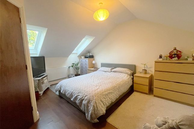 5, Sullivan Close, Hampshire photo 3