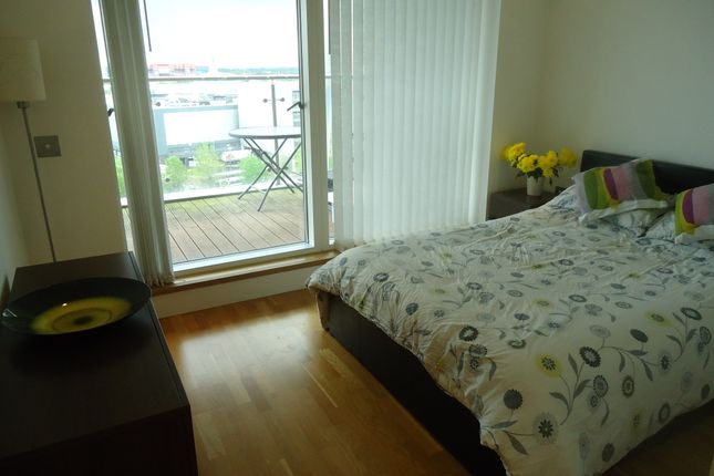 Flat to rent in 100 The Quays, Salford