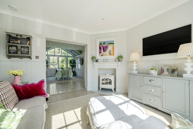 29, Waverley Lane, Farnham photo 3