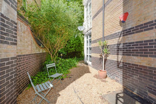 1, Grantham Court, Southwark photo 3