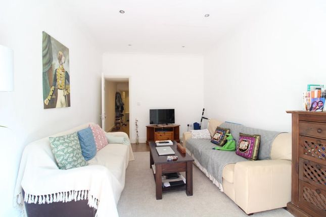 Flat to rent in Parkhurst Road, Holloway