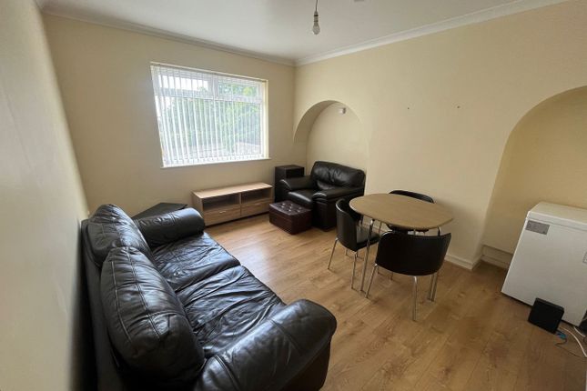 Shared accommodation to rent in Wern Fawr Road, Port Tennant, Swansea