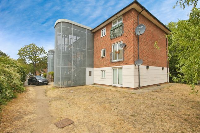 2-bed flat on Flat 13, Abel House, Plumstead Road, London, £289,000