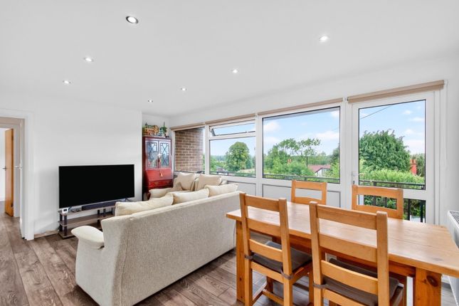 4, Hollins Court Hampsthwaite Road, Harrogate photo 4