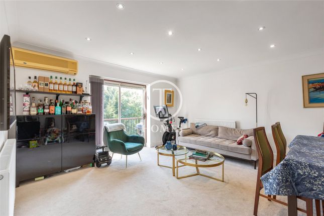 Thumbnail Flat for sale in Green Walk, London