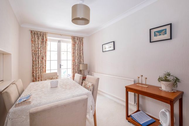 5, Pine Grove, London photo 4
